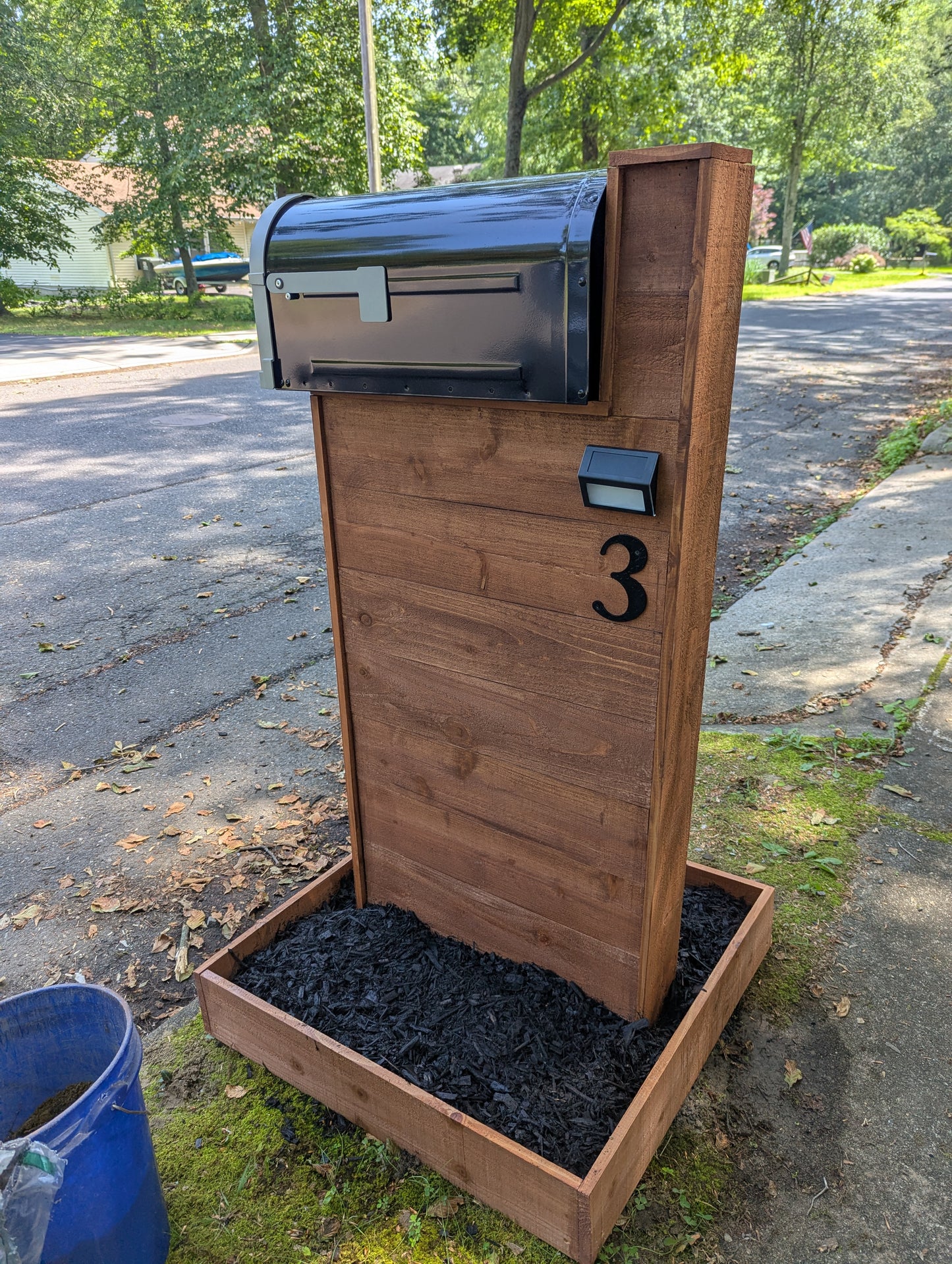 Modern Cedar Mailbox Post with Planter Box – Handmade Custom Wooden Mailbox Post