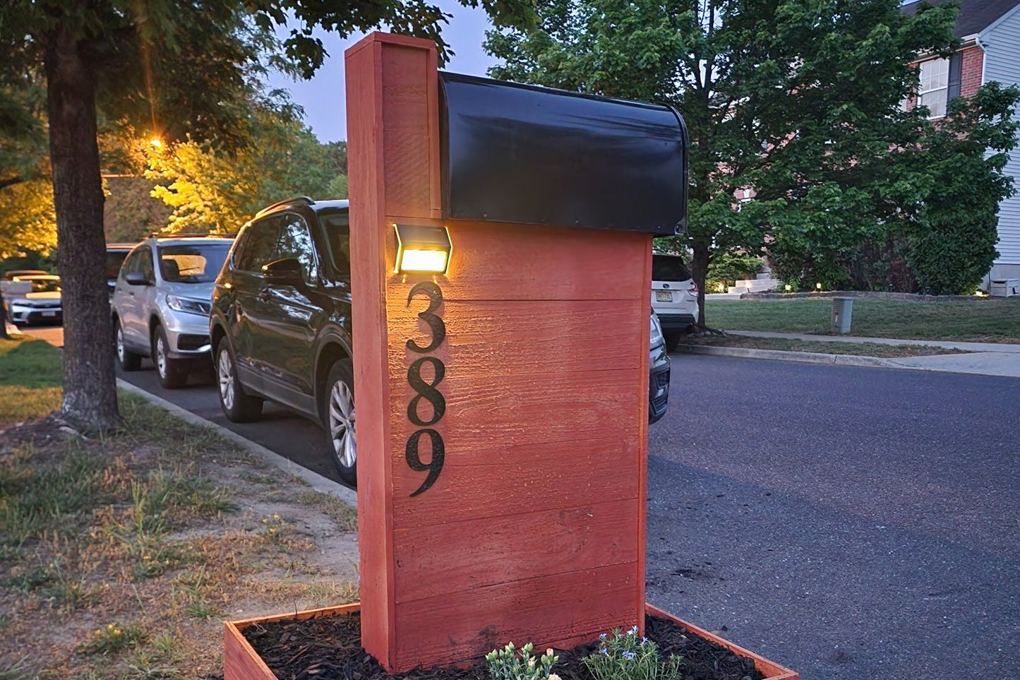 Modern Cedar Mailbox Post with Planter Box – Handmade Custom Wooden Mailbox Post