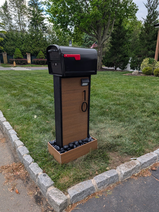Two-tone composite mailbox w/ Beach Pebbles