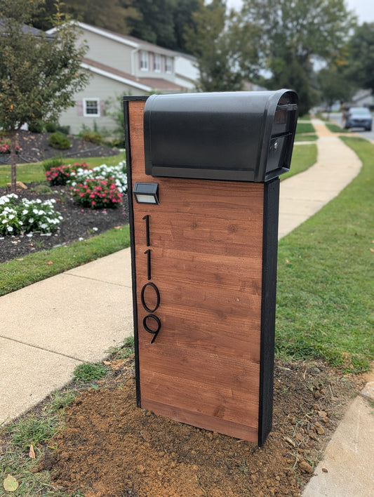 Modern Cedar Mailbox Post - Premium Edition